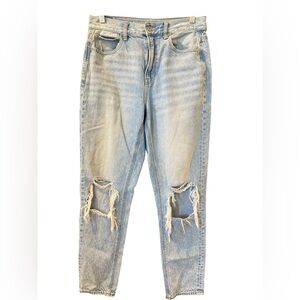 American Eagle Outfitters high-rise, light wash, distressed mom jeans 6 Long